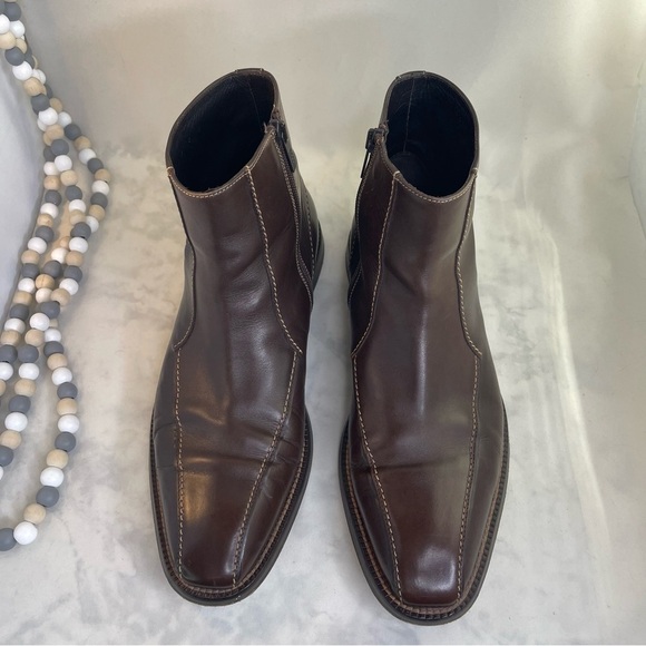 Hugo Boss Elegant Dark Brown Leather Men's Boots Size 9 - Picture 2 of 10